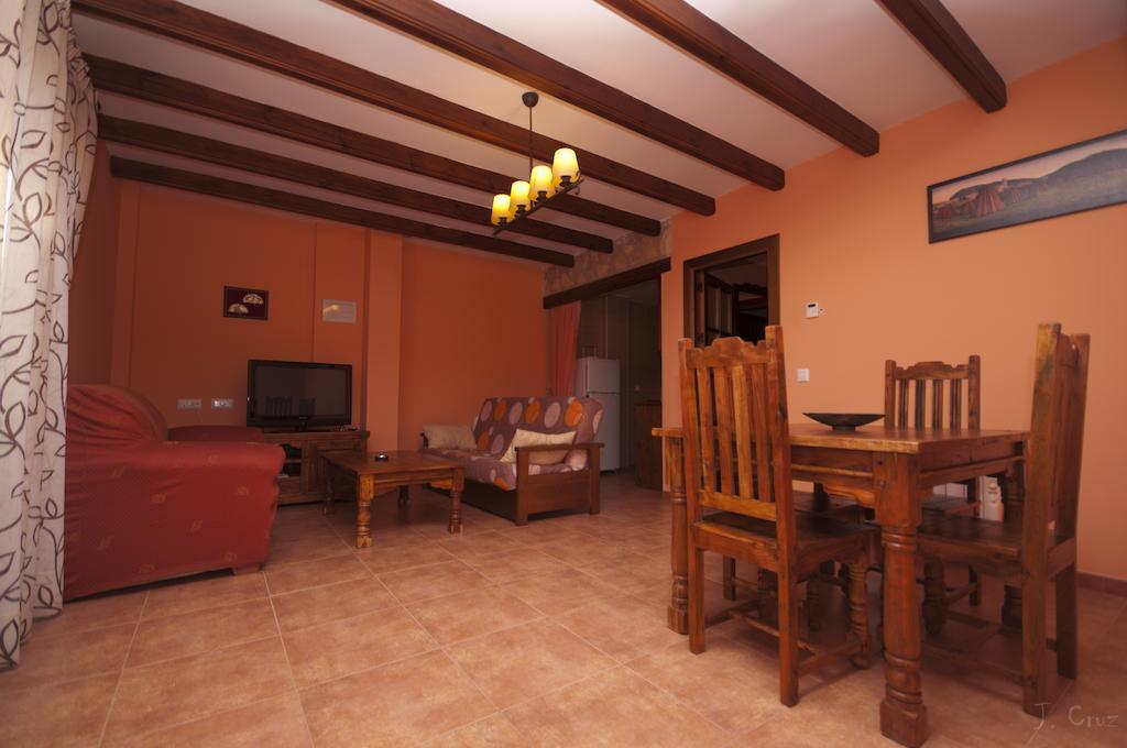 Alojamientos Rurales La Fuente Villalba de la Sierra Bilik gambar